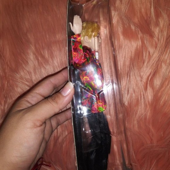 Official BTS V Doll - Picture 7 of 12